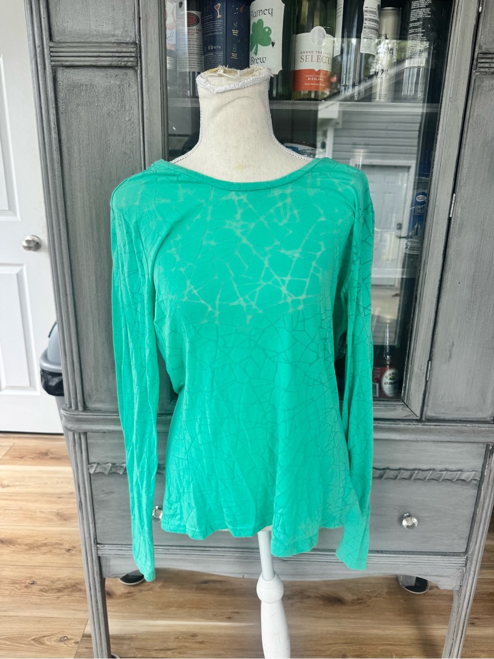 Women’s turquoise Activewear top